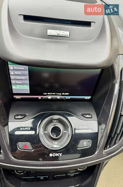 Внедорожник / Кроссовер Ford Escape 2014 в 