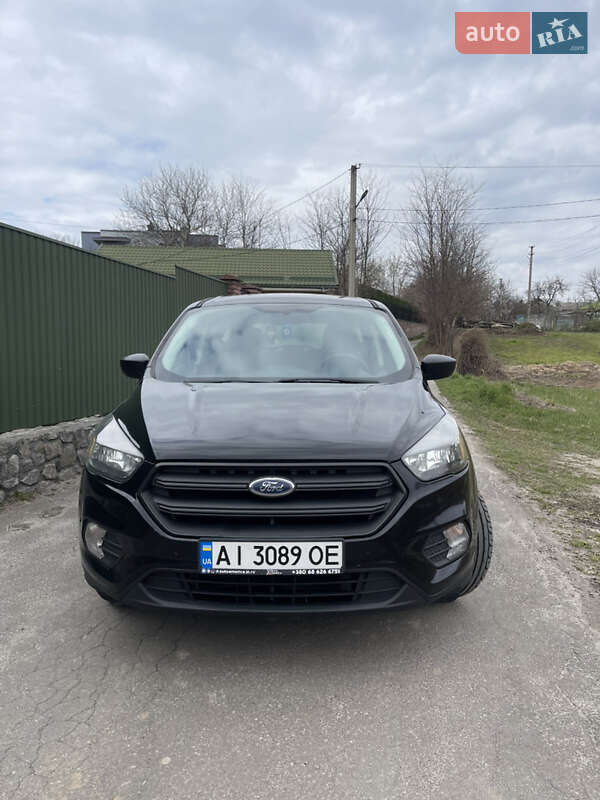 Внедорожник / Кроссовер Ford Escape 2017 в 