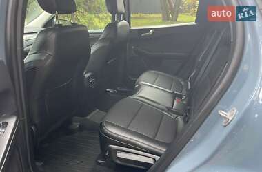 Позашляховик / Кросовер Ford Escape 2023 в 