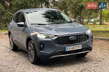Позашляховик / Кросовер Ford Escape 2023 в 
