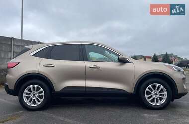 Внедорожник / Кроссовер Ford Escape 2020 в 