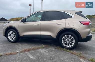 Внедорожник / Кроссовер Ford Escape 2020 в 