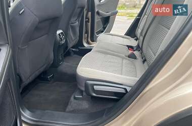 Внедорожник / Кроссовер Ford Escape 2020 в 