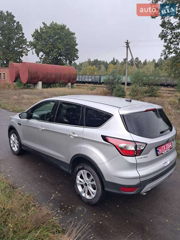 Внедорожник / Кроссовер Ford Escape 2017 в Сосновке