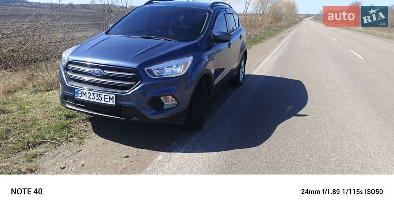 Внедорожник / Кроссовер Ford Escape 2017 в 