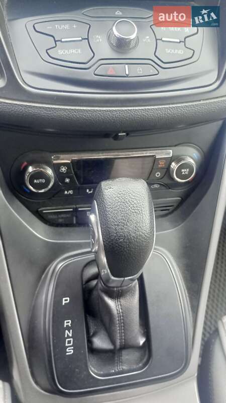 Внедорожник / Кроссовер Ford Escape 2015 в Измаиле