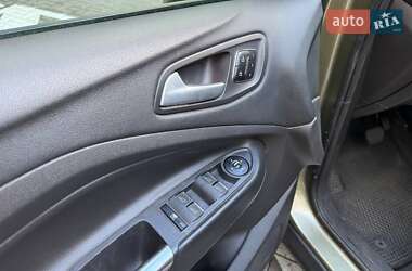 Внедорожник / Кроссовер Ford Escape 2013 в 