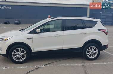 Внедорожник / Кроссовер Ford Escape 2017 в Киеве