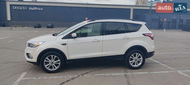 Позашляховик / Кросовер Ford Escape 2017 в Києві