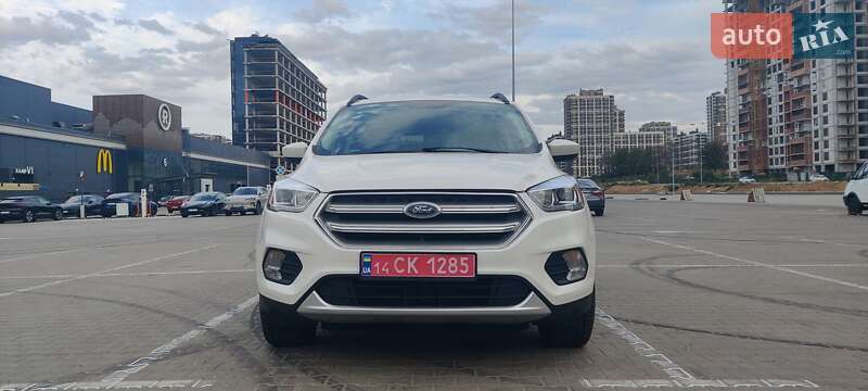 Позашляховик / Кросовер Ford Escape 2017 в Києві