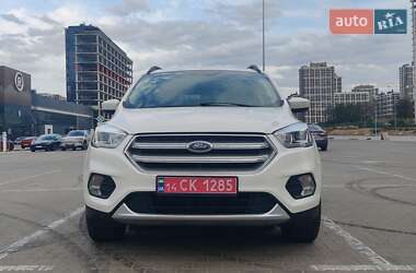 Внедорожник / Кроссовер Ford Escape 2017 в 