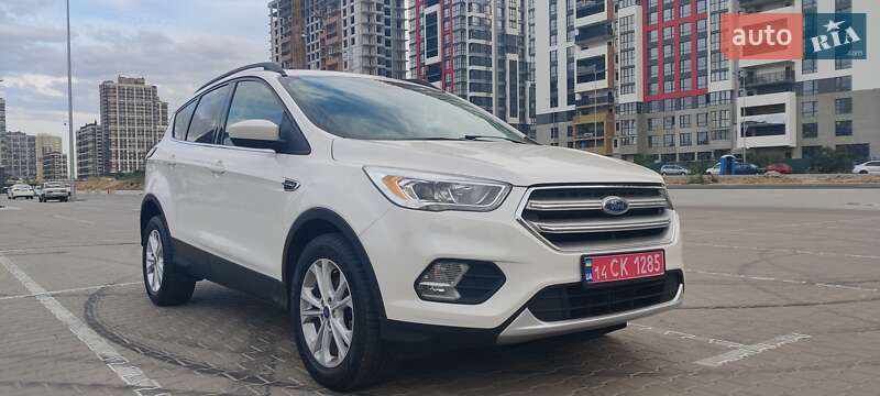 Позашляховик / Кросовер Ford Escape 2017 в Києві
