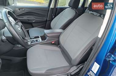 Внедорожник / Кроссовер Ford Escape 2016 в 