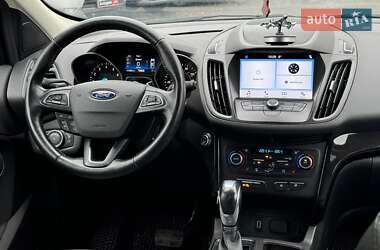 Внедорожник / Кроссовер Ford Escape 2019 в 