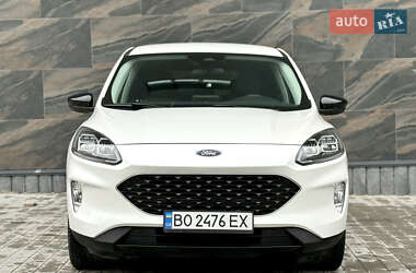 Позашляховик / Кросовер Ford Escape 2022 в 