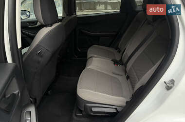 Позашляховик / Кросовер Ford Escape 2022 в 
