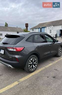 Внедорожник / Кроссовер Ford Escape 2020 в 