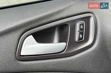 Внедорожник / Кроссовер Ford Escape 2014 в 