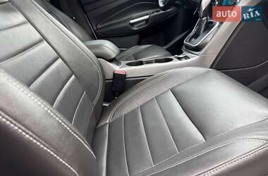 Внедорожник / Кроссовер Ford Escape 2014 в 