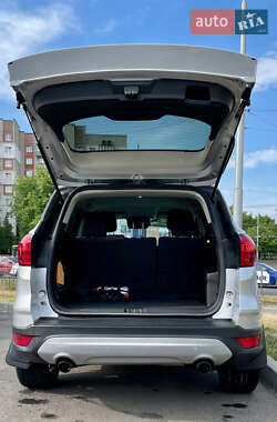 Внедорожник / Кроссовер Ford Escape 2019 в 