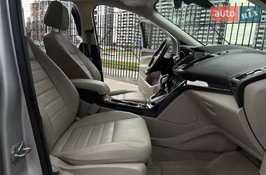 Позашляховик / Кросовер Ford Escape 2013 в 