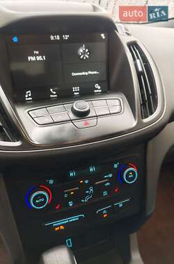 Позашляховик / Кросовер Ford Escape 2018 в 