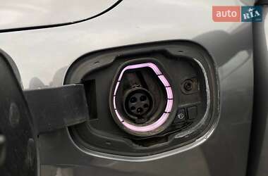 Позашляховик / Кросовер Ford Escape 2022 в 