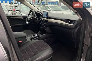 Позашляховик / Кросовер Ford Escape 2022 в 