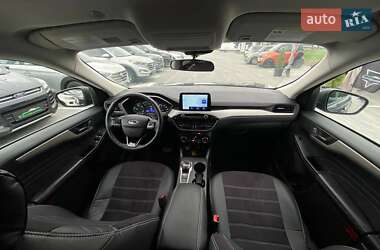 Позашляховик / Кросовер Ford Escape 2022 в 