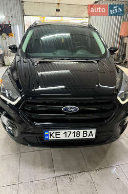 Позашляховик / Кросовер Ford Escape 2016 в 