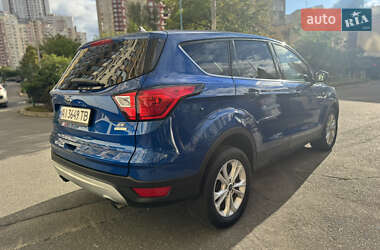 Внедорожник / Кроссовер Ford Escape 2019 в 