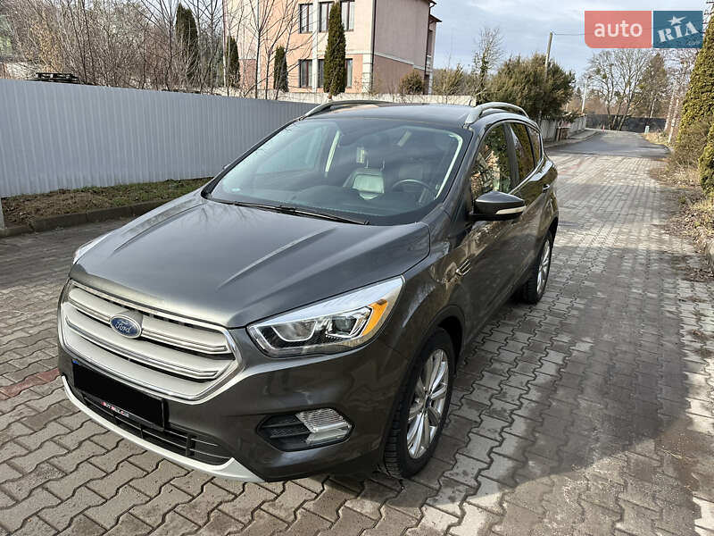 Внедорожник / Кроссовер Ford Escape 2016 в 