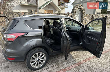 Внедорожник / Кроссовер Ford Escape 2016 в 