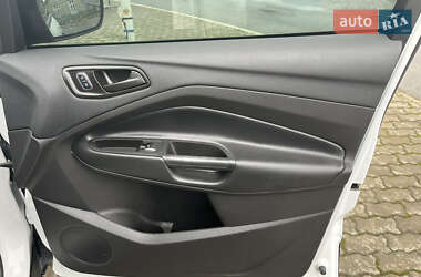 Внедорожник / Кроссовер Ford Escape 2017 в 