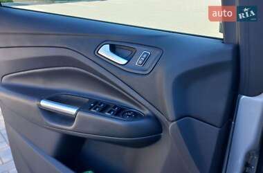 Позашляховик / Кросовер Ford Escape 2014 в 