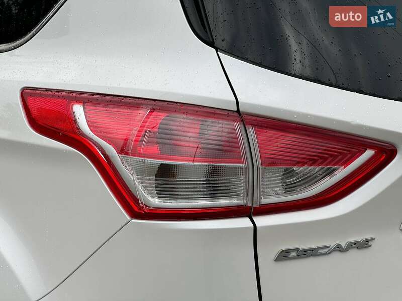 Внедорожник / Кроссовер Ford Escape 2013 в Ахтырке