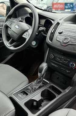 Позашляховик / Кросовер Ford Escape 2019 в  фото 45 Позашляховик / Кросовер Ford Escape 2019 в