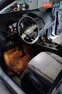 Внедорожник / Кроссовер Ford Escape 2018 в 