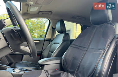 Позашляховик / Кросовер Ford Escape 2019 в 