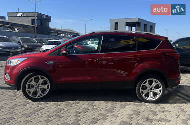 Внедорожник / Кроссовер Ford Escape 2019 в 