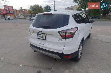 Позашляховик / Кросовер Ford Escape 2016 в 