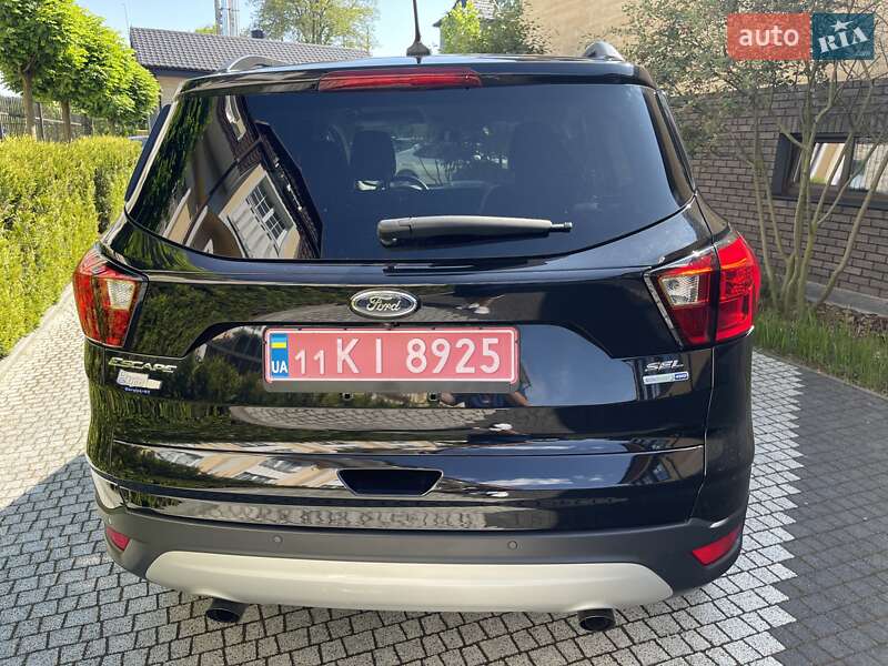 Внедорожник / Кроссовер Ford Escape 2018 в Стрые