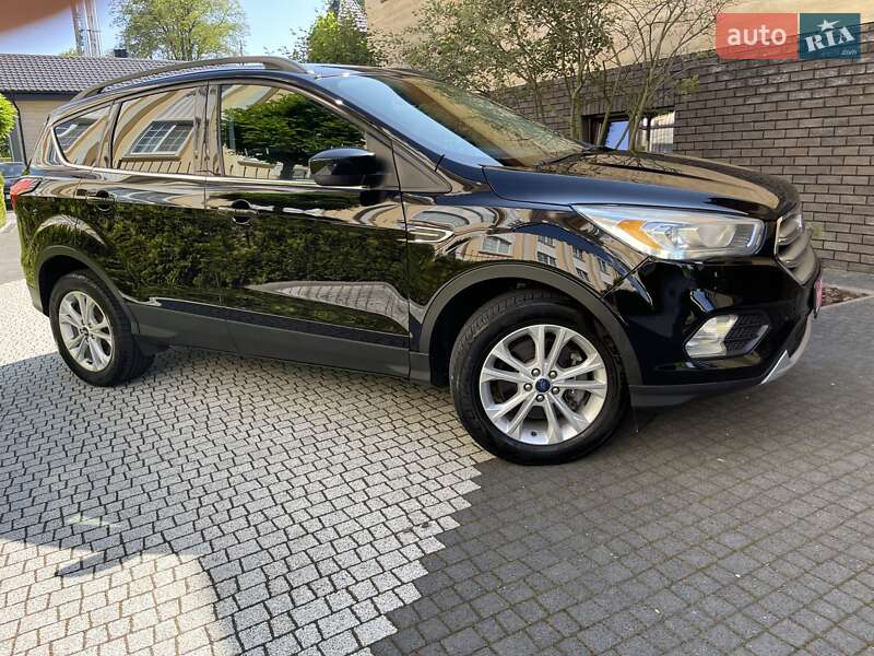 Внедорожник / Кроссовер Ford Escape 2018 в Стрые
