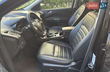 Внедорожник / Кроссовер Ford Escape 2018 в 