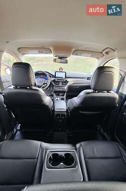 Внедорожник / Кроссовер Ford Escape 2020 в 