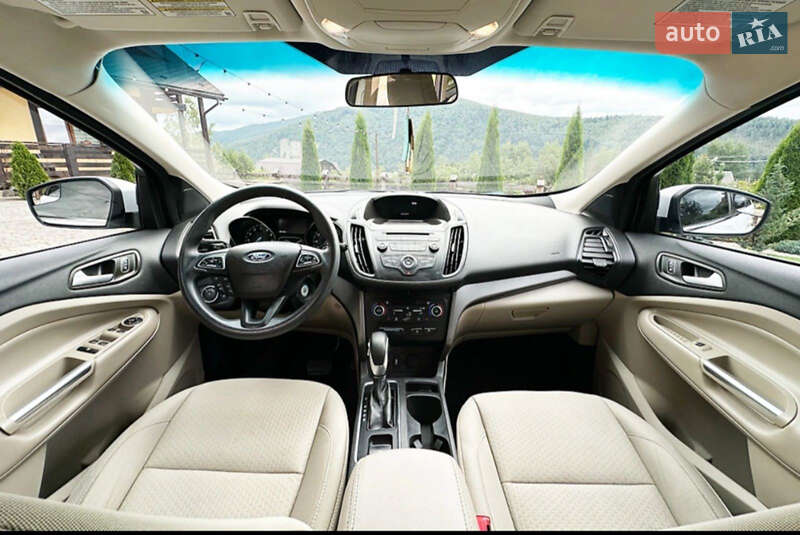Внедорожник / Кроссовер Ford Escape 2018 в Яремче