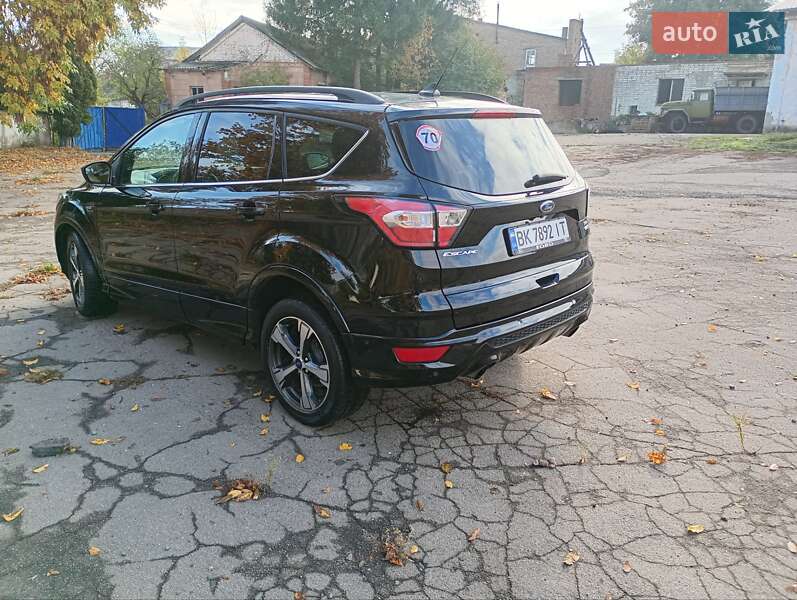 Внедорожник / Кроссовер Ford Escape 2018 в Ровно