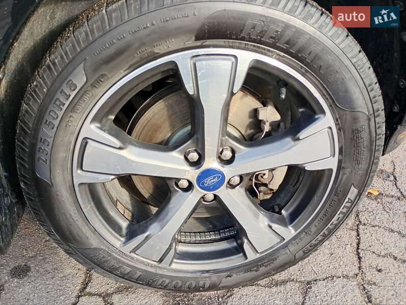 Внедорожник / Кроссовер Ford Escape 2018 в Ровно