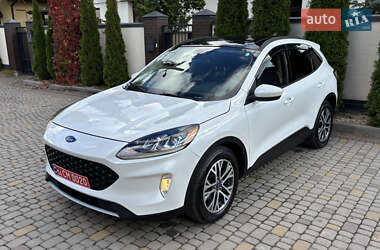 Внедорожник / Кроссовер Ford Escape 2020 в 