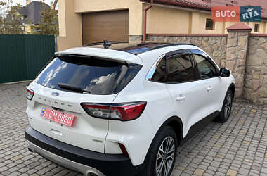 Внедорожник / Кроссовер Ford Escape 2020 в 